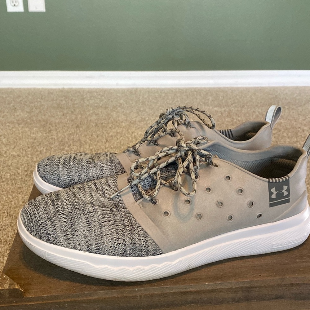 Under Armour Charged Size 9
